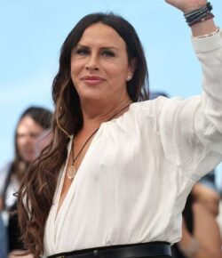 Ovacionan a la actriz trans Karla Sofía Gascón en Cannes